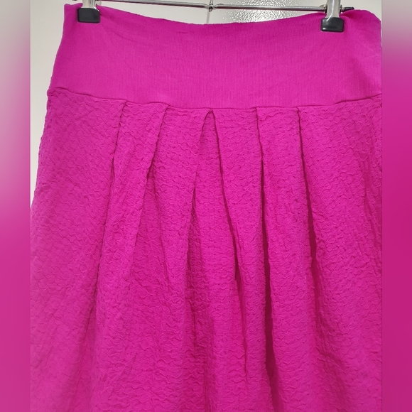 Metalicus one size wool blend fuschia stretch skirt - Picture 2 of 4